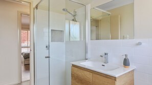 Bathtub - Hidden Gem - Unit 2 Hart Street 25 (Bermagui)