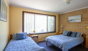 2 chambres, fer et planche à repasser