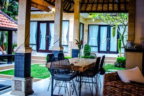 Outdoor dining