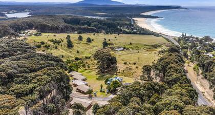 Cuttagee Beach Cottage 1 - Tathra Bermagui Rd 3521