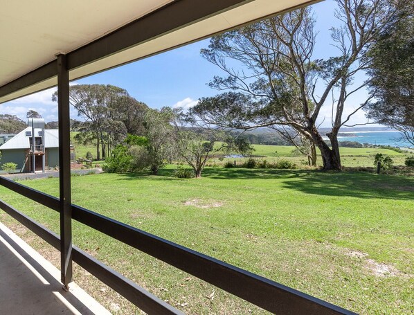 Property grounds - Cuttagee Beach Cottage 1 (Barragga Bay)