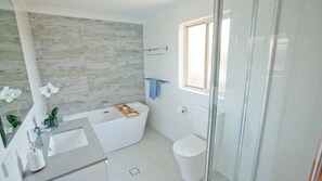 Bathtub - Beachview 1 - Scenic Drive 33 (Bermagui)