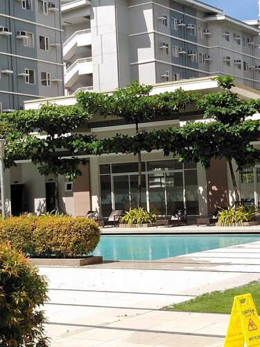 Trees Residences fully furnished1br w/ Balcony WiFi, Landline & Netflix by jhoms