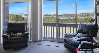 MARINA TOWNHOUSE 1: 1/6 Wapengo Street - zu Fuß zum Strand, Geschäften und Cafés