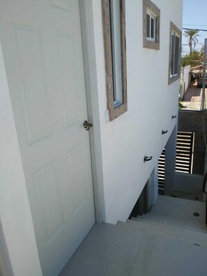 تفاصيل الفندق من الخارج