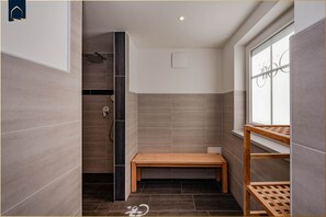 Interior - Modern vacation apartment in Heringsdorf with garden - close to the beach and family-friendly (Seebad Heringsdorf)