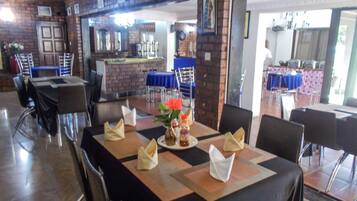 Breakfast, lunch, dinner served; local and international cuisine