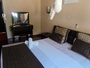 Executive Double Room, 1 Double Bed, Non Smoking, Garden View | Premium bedding, individually decorated, individually furnished, desk