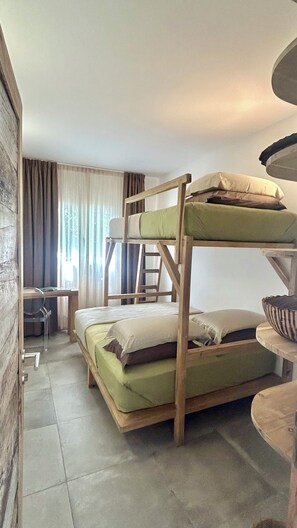 ลักซ์ชัวรี่อพาร์ทเมนท์, 3 ห้องนอน, วิวทะเล (Moja) | ผ้าปูที่นอน Frette จากอิตาลี, เครื่องนอนระดับพรีเมียม, ผ้านวมขนเป็ด