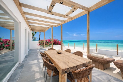 Moja Private Beachfront Suite, Amani Home Zanzibar