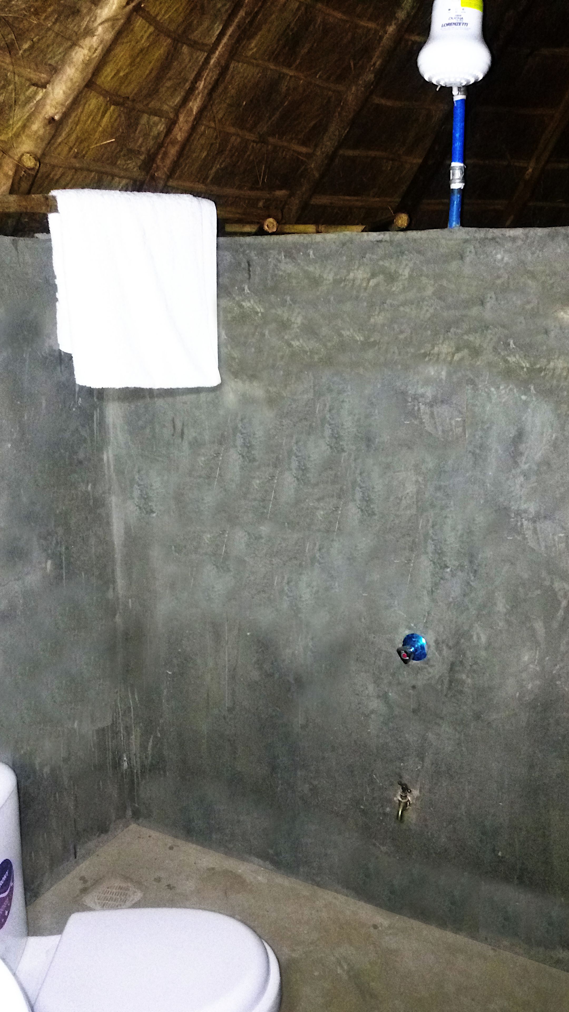 Cottage | Bathroom | Shower, rainfall showerhead, free toiletries, towels