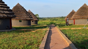 Exterior - Grassroots Cottages & Tours (Purongo)
