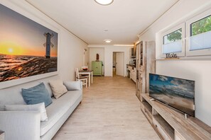 TV, mesa de pingue-pongue