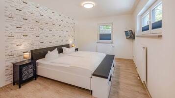1 bedroom, iron/ironing board, free WiFi, wheelchair access
