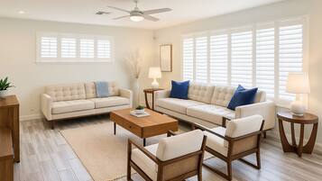 Smart TV, fireplace, table tennis, stereo