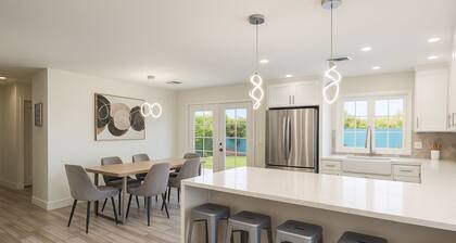 NEU! RESORT LUXURY STYLE IN DER ALTEN STADT SCOTTSDALE. DUAL MASTER BDRMS. BEHEIZTER POOL.