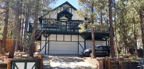 Exterior - TWO BIG FAMILY AREAS means more for everyone! 7 parking spaces as well (Big Bear)