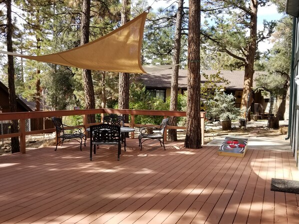 Outdoor dining - TWO BIG FAMILY AREAS means more for everyone! 7 parking spaces as well (Big Bear)