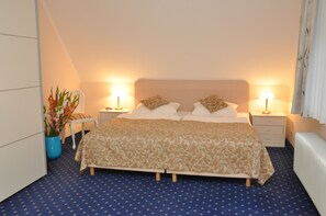 Hypo-allergenic bedding, in-room safe, individually decorated - Kristinenhof (Bad Zwischenahn)