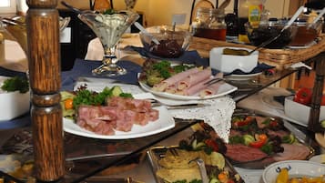 Tägliches inbegriffenes Frühstücksbuffet