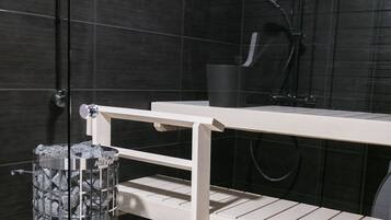 Ducha, artículos de tocador gratuitos, secador de pelo, batas