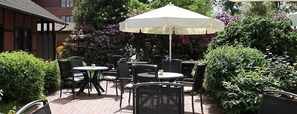 Terrace/patio - Hotel Landhaus Pollmeyer (Friesoythe)