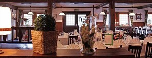 Free daily buffet breakfast  - Hotel Landhaus Pollmeyer (Friesoythe)