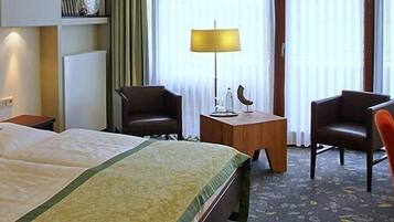 Minibar, in-room safe, desk, free WiFi