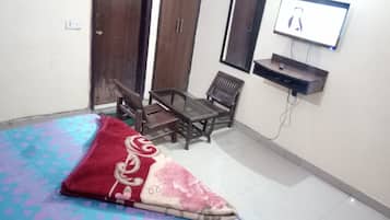 Kahden hengen businesshuone | 1 makuuhuone, yksilöllisesti kalustettu, työpöytä, ilmainen Wi-Fi