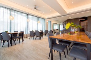 Desayuno (con cargo)