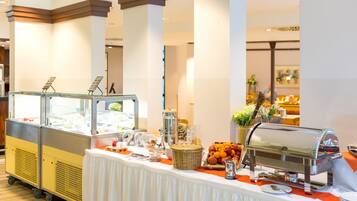 Frühstücksbuffet unter der Woche gegen Gebühr