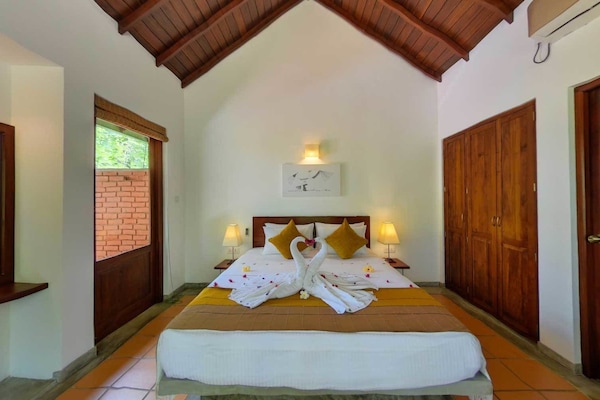 Villa | Minibar, in-room safe, soundproofing, free WiFi