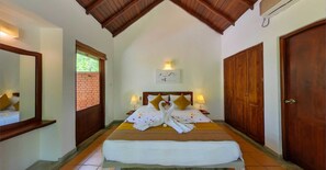 Minibar, in-room safe, soundproofing, free WiFi - Ehalagala Lake Resort (Sigiriya)