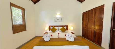 Deluxe Double Room | Bar mini, peti besi dalam bilik, kalis bunyi, Wi-fi percuma