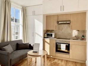 Double Room (8 Ifield Road) | Private kitchen