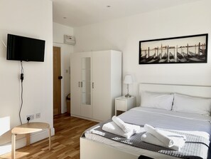 Double Room (8 Ifield Road)