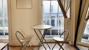 Business Apartment, 1 Bedroom, Non Smoking, Ensuite | Living area | LCD TV - Crawford Street (London)
