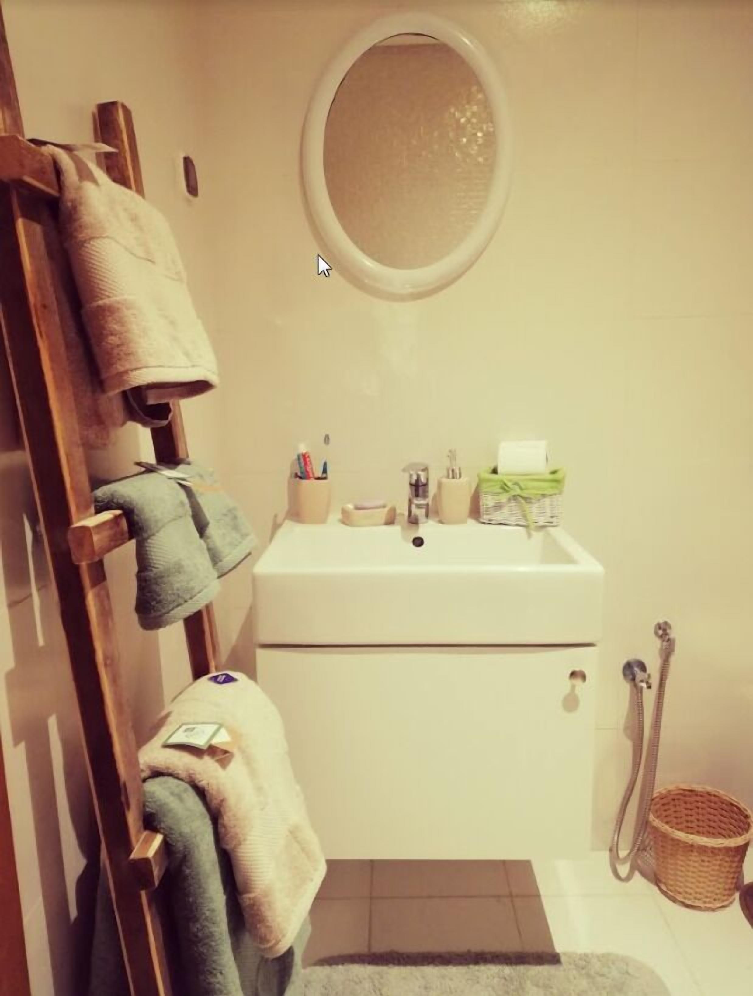 apartment, 1 bedroom, non smoking | bathroom sink