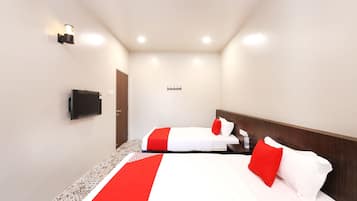 Deluxe Twin Room | Desk, free WiFi, bed sheets