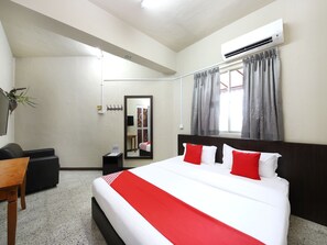 华丽双人房, 1 张特大床 | 办公桌、免费 WiFi、床单