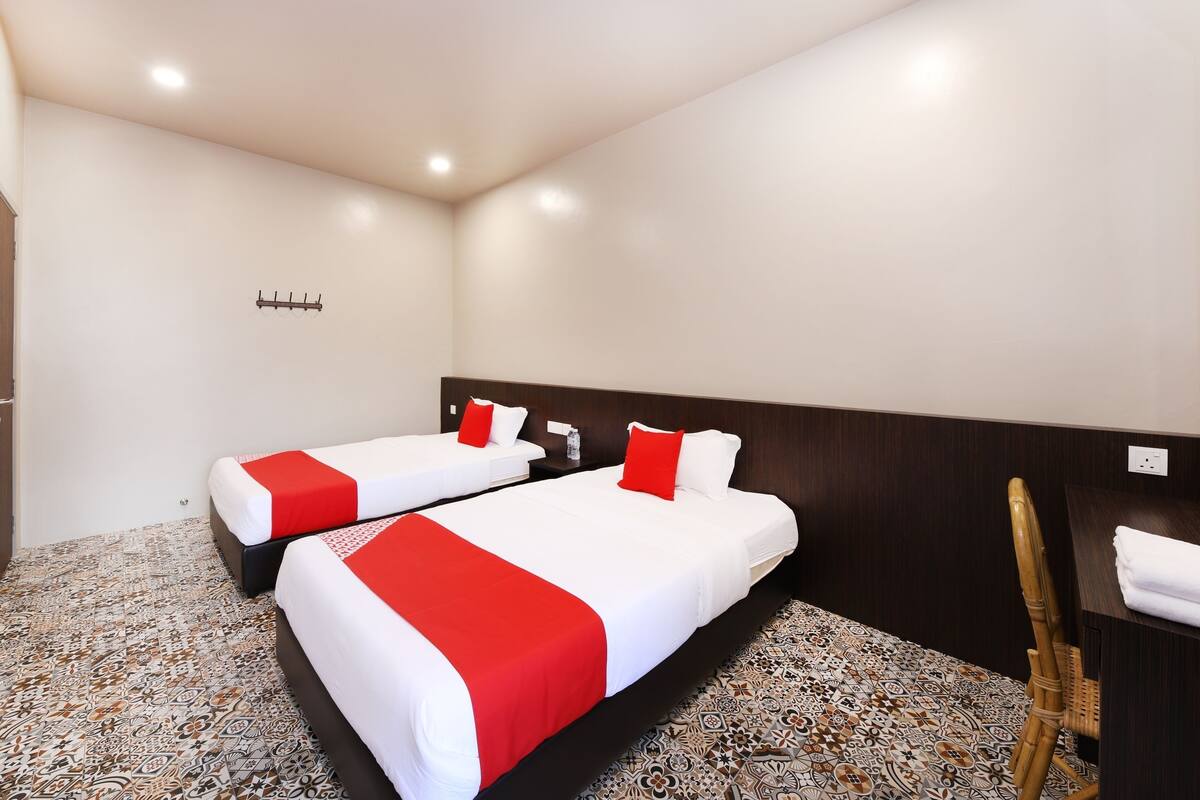 Deluxe Twin kamer | Een bureau, gratis wifi, beddengoed