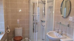 Deluxe Double Room, Sea View (Shower) | Bathroom | Free toiletries, hair dryer, towels