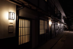 Chambre Tradition, non-fumeur, salle de bains privée (Japanese Style Family, 13 Tatami Mats)