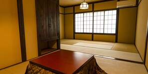 Daunenbettdecken, Zimmersafe, Schreibtisch, schallisolierte Zimmer