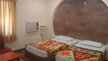 Deluxe Double Room, 1 King Bed, Accessible, City View | In-room safe, desk, free WiFi