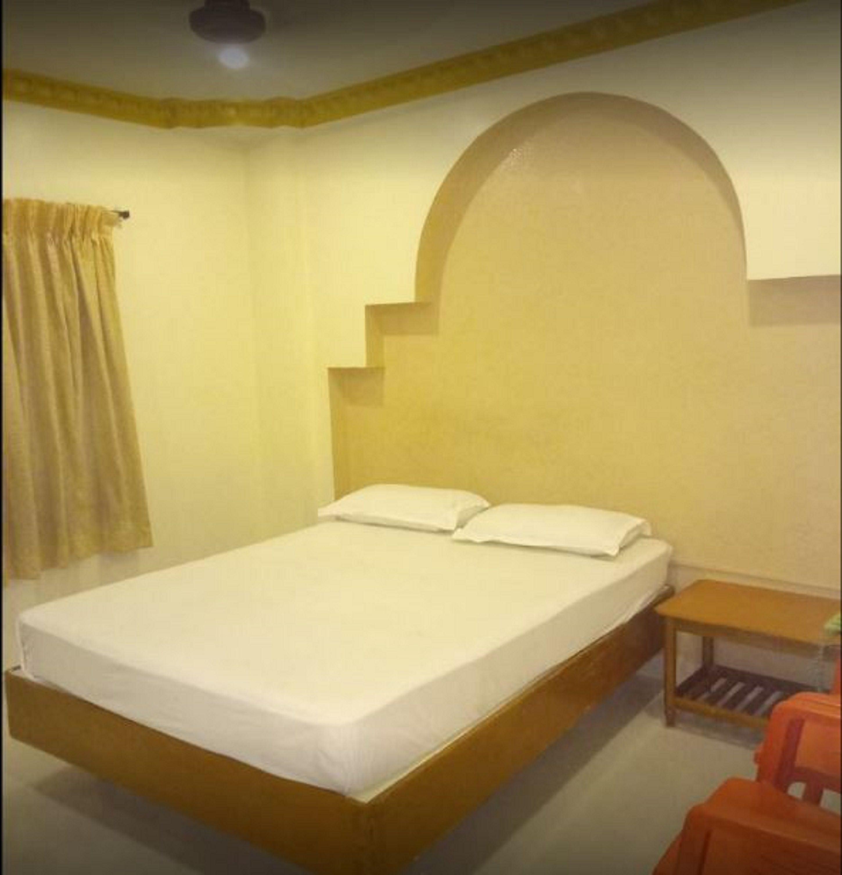 Deluxe Double Room, 1 King Bed, Accessible, City View | In-room safe, desk, free WiFi