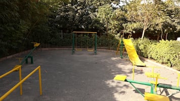 Children’s play area – outdoor