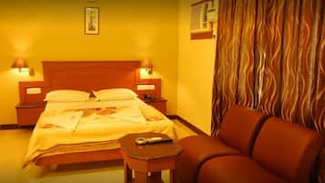 In-room safe, desk, free WiFi, wheelchair access