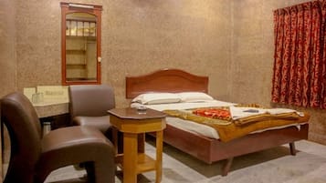 Phòng đôi Tiêu chuẩn, phù hợp cho người khuyết tật, quang cảnh thành phố | Két bảo mật tại phòng, bàn, truy cập Internet không dây miễn phí