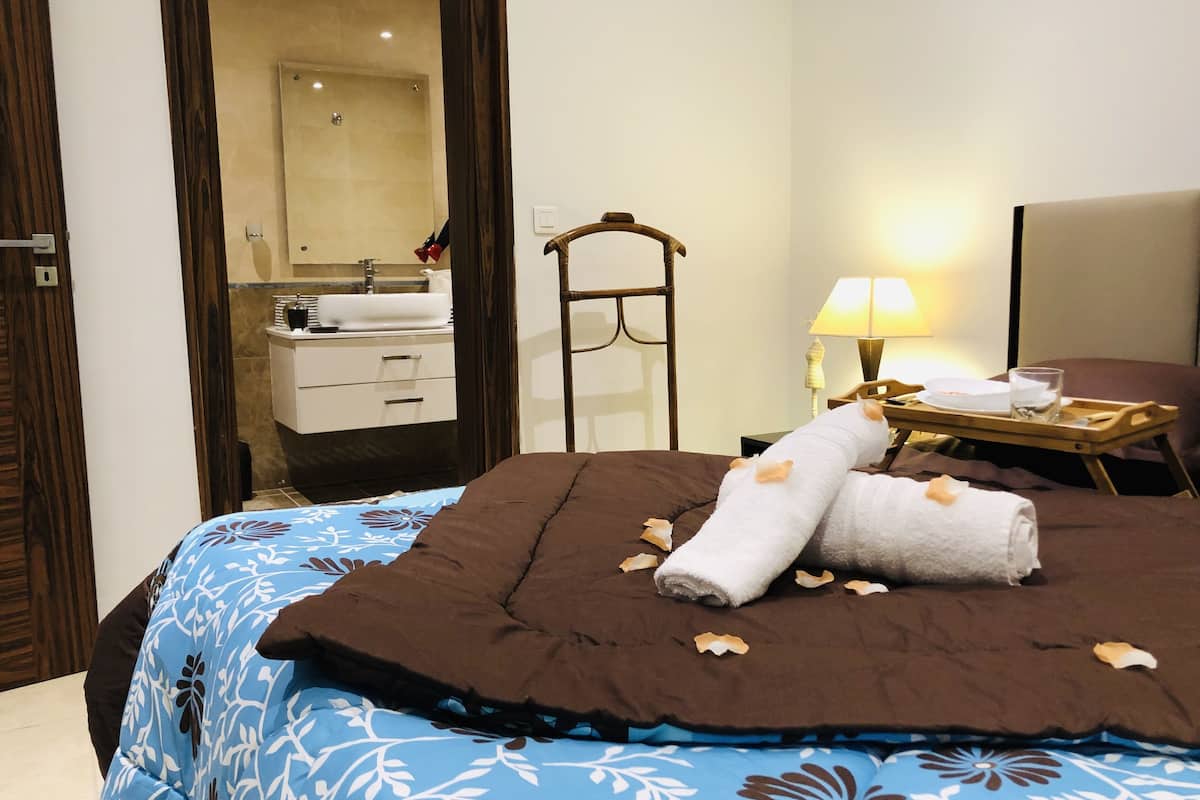 apartment | 1 bedroom, frette italian sheets, premium bedding, down duvets